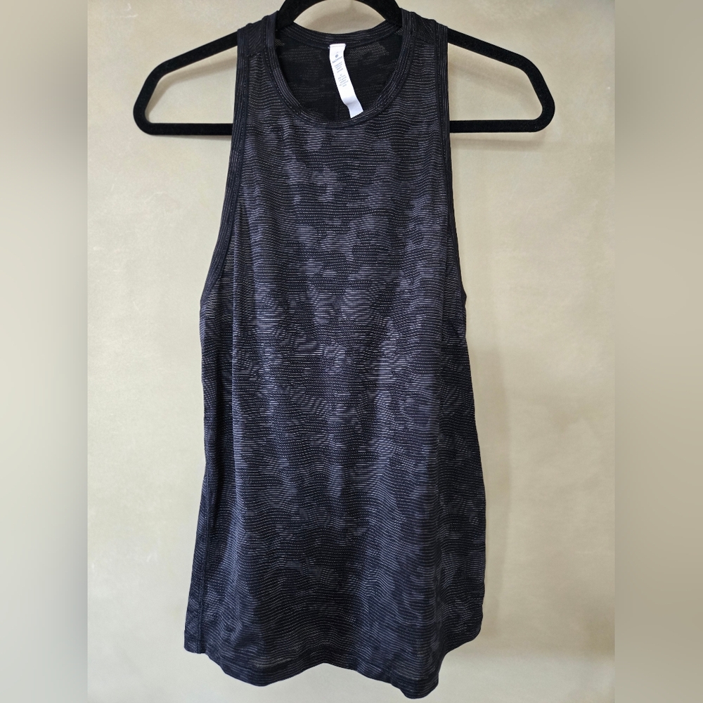Lululemon | 'Miles Ahead' Tank in Black Camo, Size 2 - Picture 6 of 11